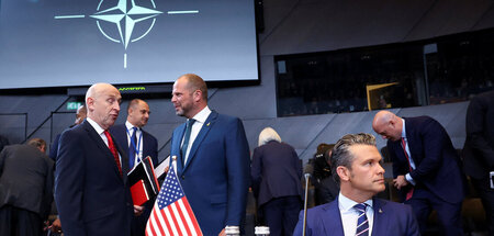 2025-10-15T073327Z_1397292516_RC27CHAXOH6Z_RTRMADP_3_UKRAINE-CRI