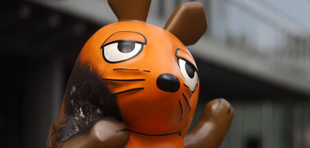 Brandanschlag auf die Mausfigur vor dem WDR-Gebäude in der Kölne...