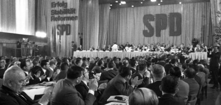 Die 1955 eröffnete Stadthalle Bad Godesberg wurde zu einem regel...