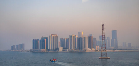 Skyline_von_Abu_Dhab_87208656.jpg