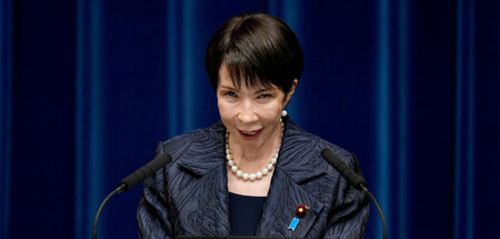 2025-11-12T065717Z_305771945_RC2DGHA5ZEDD_RTRMADP_3_JAPAN-ECONOM