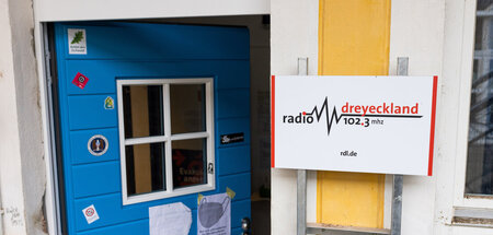 Hereinspaziert, dachte die Polizei, als sie sich Zugang zum Frei...