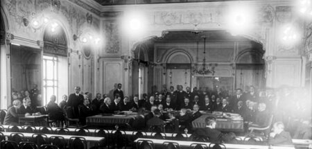 Bundesarchiv_Bild_102-06999,_Lugano,_Sitzung_des_Völkerbundes F