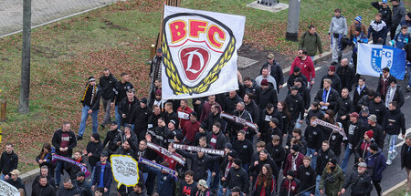 »Der Fußball ist sicher« – Fanproteste gegen drohende Sicherheit...