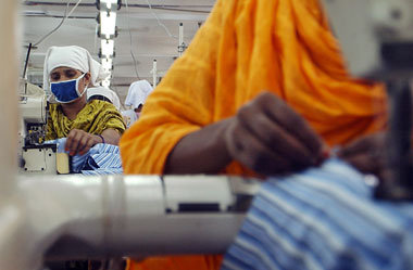 Textilarbeiterin in Bangladeschs Hauptstadt Dhaka