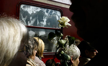 Der »Zug der Erinnerung« im April 2008 im Berliner Ostbahnhof