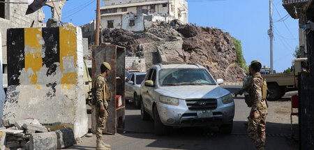 2025-12-09T163015Z_416218108_RC2YCIAW1IN4_RTRMADP_3_YEMEN-SECURI