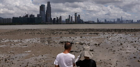 2025-09-16T054932Z_2072702529_RC2RSGAQSBVW_RTRMADP_3_CHINA-ECONO