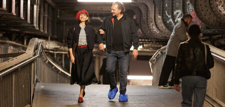 »Was wird Yvonne dazu sagen?« Micha (Charly Hübner, r.) auf Abwe... »Was wird Yvonne dazu sagen?« Micha (Charly Hübner, r.) auf Abwe...