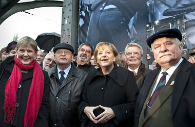 Rätselraten in Berlin: Wer hat die Grenze geöffnet? Von links: B...