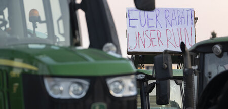 Korrekte Adresse: Protest von Landwirten vor Lidl-Zentrale gegen... Korrekte Adresse: Protest von Landwirten vor Lidl-Zentrale gegen...