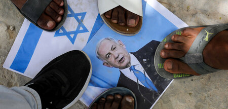 2025-12-30T125647Z_265052619_RC2XQIAMYA31_RTRMADP_3_ISRAEL-SOMAL