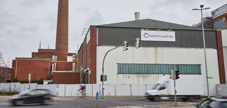 Mit der Werkschließung der Fabrik Feldmühle stehen zahlreiche Mi...