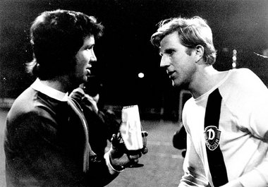 Erstklassig müßte man sein: Klaus Sammer von Dynamo Dresden beim...