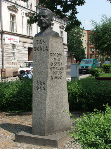 Denkmal für Jan Skala im polnischen Namyslów als »Kämpfer für di...