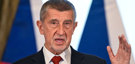 2026-01-08T123911Z_903286813_RC20XIAMWCNR_RTRMADP_3_SLOVAKIA-CZE