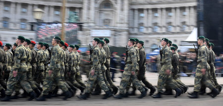 Bald auf dem Weg in die Arktis? Rekruten marschieren am National...