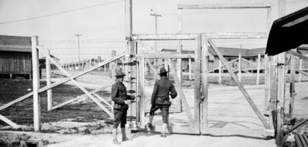 Fort_Oglethorpe_POW_camp_entrance.jpg