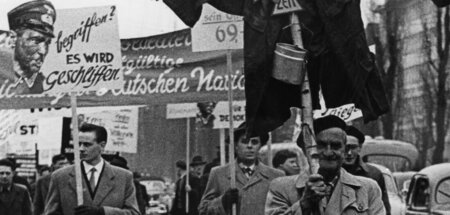 Es wird wieder geschliffen: Protest gegen die Remilitarisierung ...