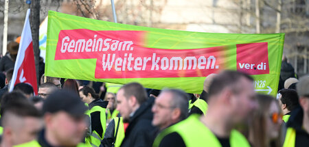Gegen Stress im Fahrbetrieb auf der Straße: Streikkundgebung im ...