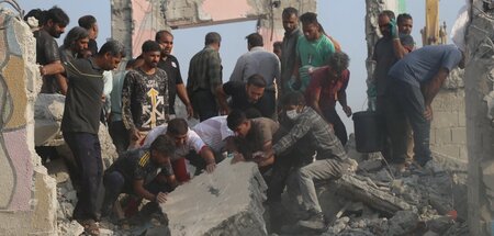 Die Grundschülerinnen in Minab waren unter den ersten Opfern (28...