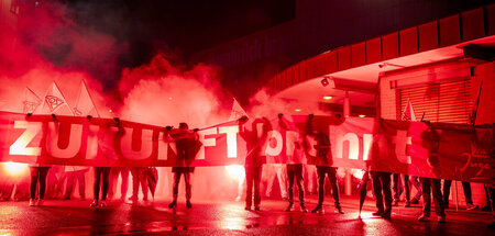 Mehr davon ist erforderlich: Rabatz aus der Mitte der Belegschaf...