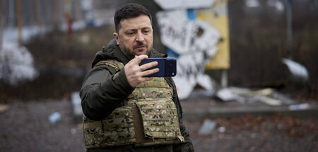 Nur medienwirksam an die Front: Selenskij nimmt in Kupjansk ein ...