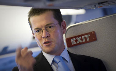 Guttenberg in Afghanistan – der Minister sucht einen Ausweg aus ...