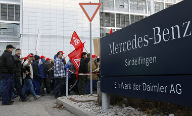 Protestierende Mercedes-Arbeiter am Donnerstag in Sindelfingen