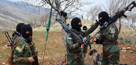 Lassen sich als Schergen für imperialistische Interessen einspan...