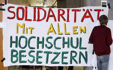 Transparent im Foyer der Universität in Stuttgart Transparent im Foyer der Universität in Stuttgart