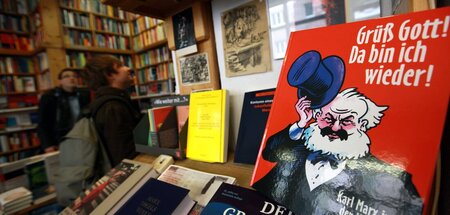 Literatur mit Hintergrund: Die Karl-Marx-Buchhandlung in Frankfu...