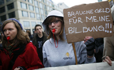 Schöne Worte von Bildungsministerin Schavan (CDU) reichen nicht ...