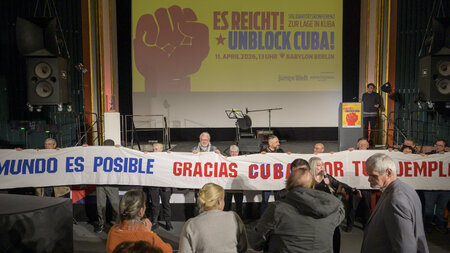 Auch nicht wahrgenommen: Solidaritätsaktion auf der Berliner Kub...