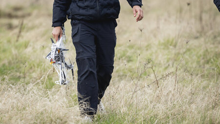 Für die Politprominenz wurde das Einfangen kleiner Drohnen demon...