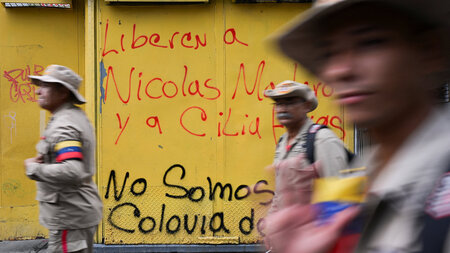 »Lasst Nicolas Maduro and Cilia Flores frei«: Mitglieder der Bol...