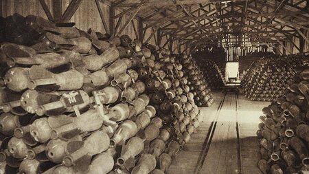 Munitionsfabrik Gaineville im französischen Graville während des...