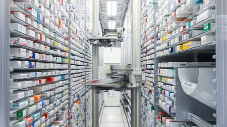 Warenausgabe ohne Menschen: Im automatisierten Medikamentenlager...