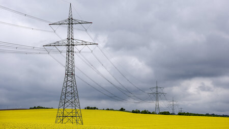 Vage Zusage: Die Stromsteuer für alle soll auf das europäische M...