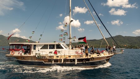 Boote der »Global Sumud Flotilla« verlassen den Hafen von Marmar...