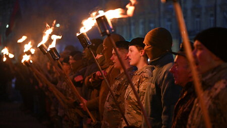 Mit martialischem Pomp wird in Lwiw der 117. Geburtstag des Fasc...