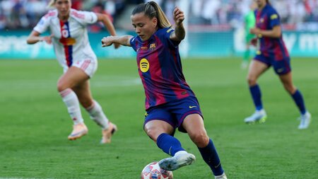 Gehören unbedingt zusammen: Barcelonas Claudia Pina und der Ball Gehören unbedingt zusammen: Barcelonas Claudia Pina und der Ball