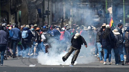 Demonstranten fordern den Rücktritt von Boliviens Präsident Rodr... Demonstranten fordern den Rücktritt von Boliviens Präsident Rodr...