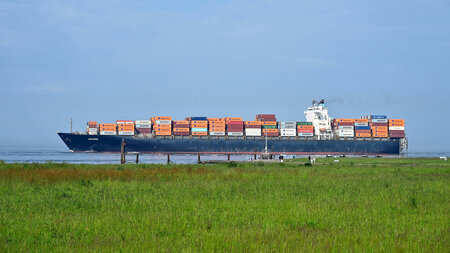 Weltweit sind 7.547 Containerschiffe offiziell registriert, im B... Weltweit sind 7.547 Containerschiffe offiziell registriert, im B...