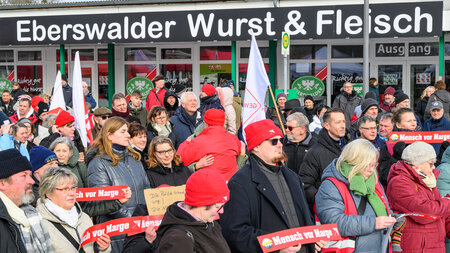 »Trauerfeier« der Beschäftigten anlässlich der Schließung der Eb...