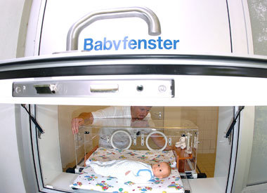 Objekt heftiger Debatten: die »Babyklappe« (hier in Rostock)