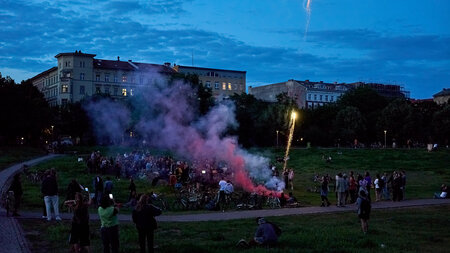 Spontanes Freudenfest im Görlitzer Park nach dem Erfolg vor Geri... Spontanes Freudenfest im Görlitzer Park nach dem Erfolg vor Geri...