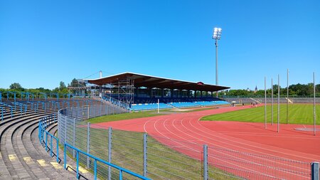 Benannt nach einem Motorsportler: Paul-Greifzu-Stadion (Dessau) Benannt nach einem Motorsportler: Paul-Greifzu-Stadion (Dessau)