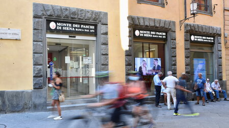 Steht wieder im Rampenlicht: Die älteste Bank Italiens Monte dei... Steht wieder im Rampenlicht: Die älteste Bank Italiens Monte dei...
