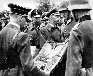 Übergabe der erbeuteten Standarte eines polnischen Schützenregim...